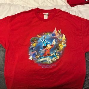 2000’s Walt Disney World Graphic Tee